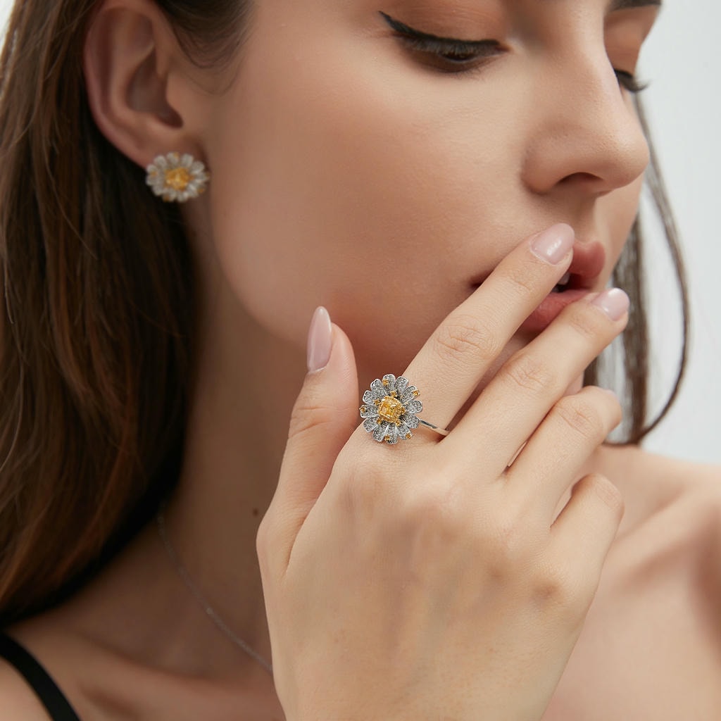 Yellow Diamond Daisy Ring