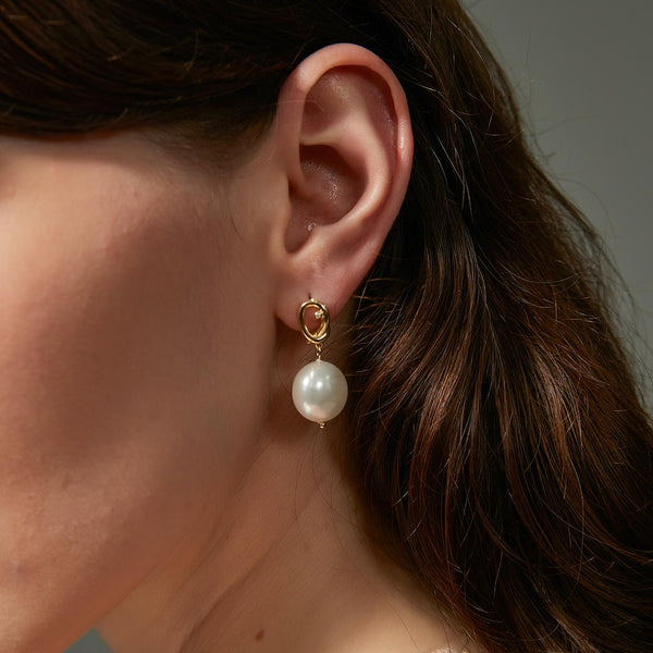 Knot Pearl Earrings