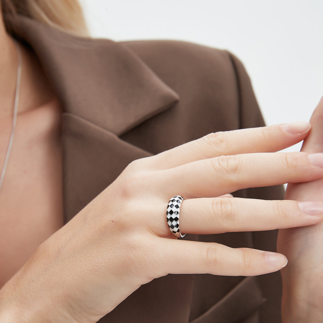 Black and White Checkerboard Retro Ring1