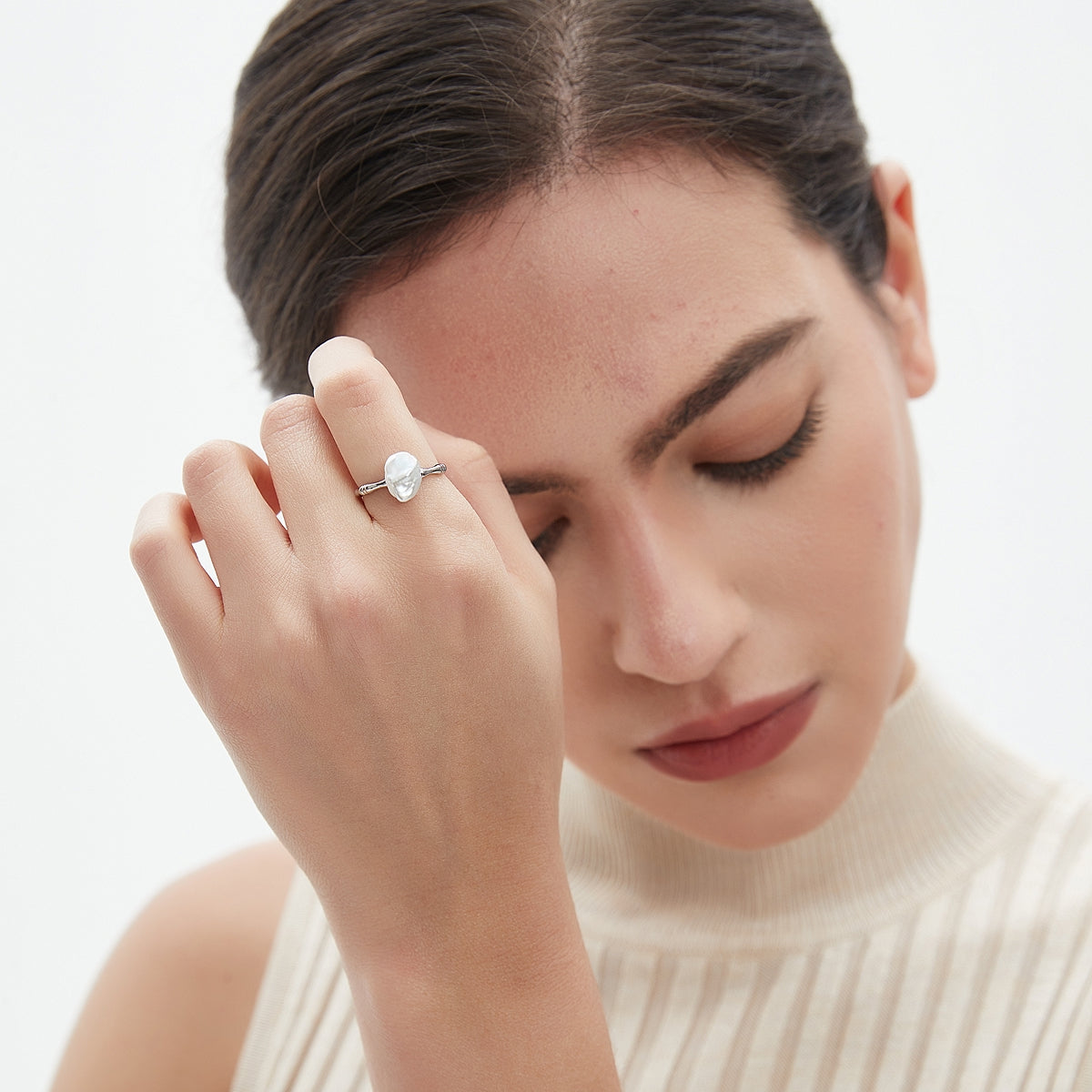 Minimalist Baroque Pearl Ring5