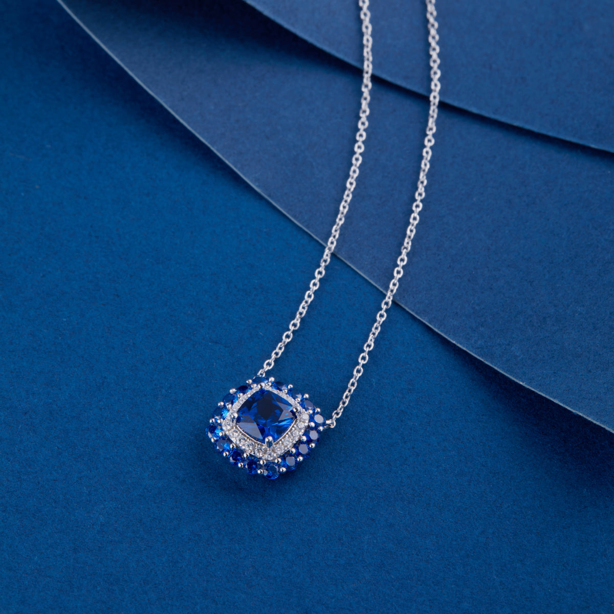 Royal Azure Necklace2