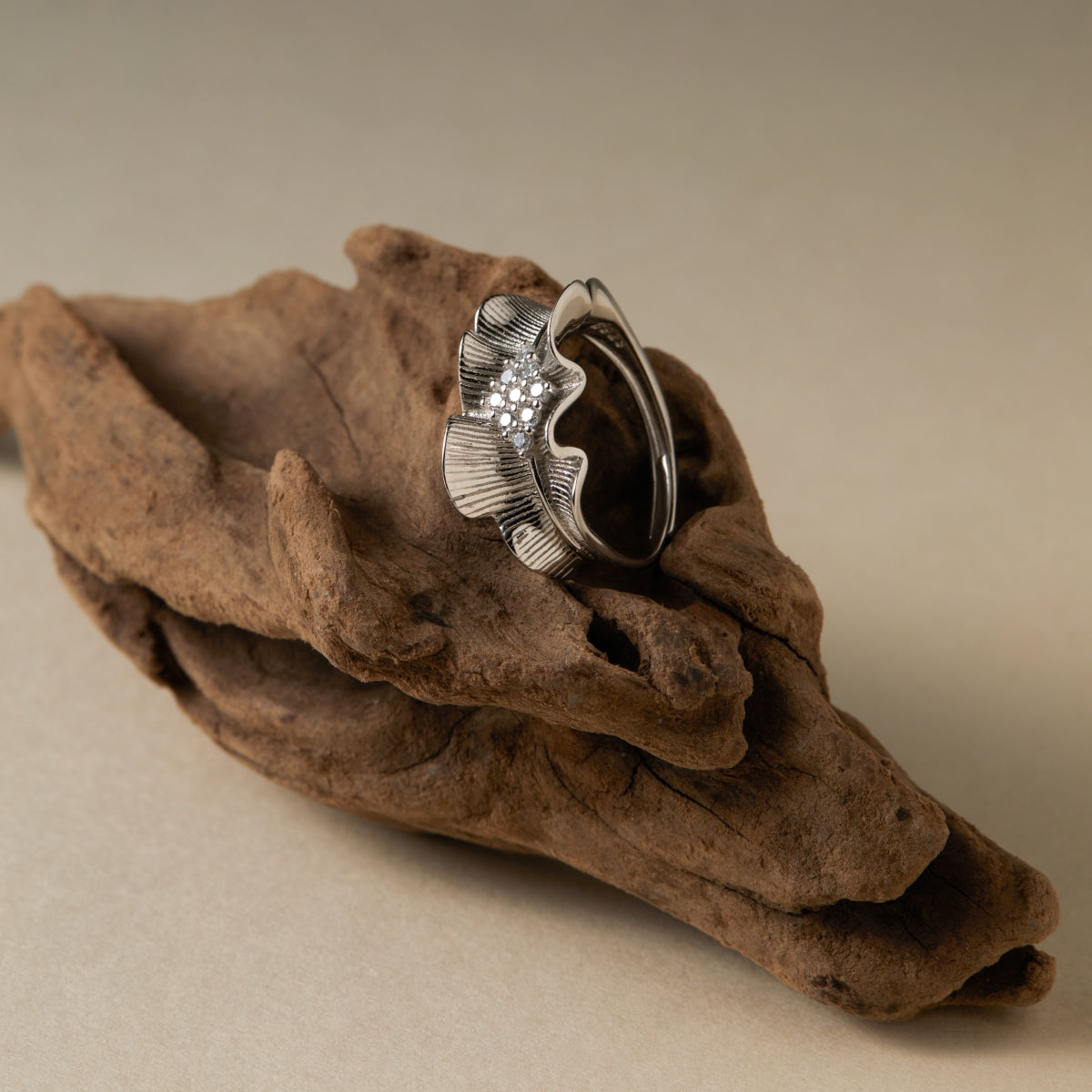 Ethereal Leaf Ring8